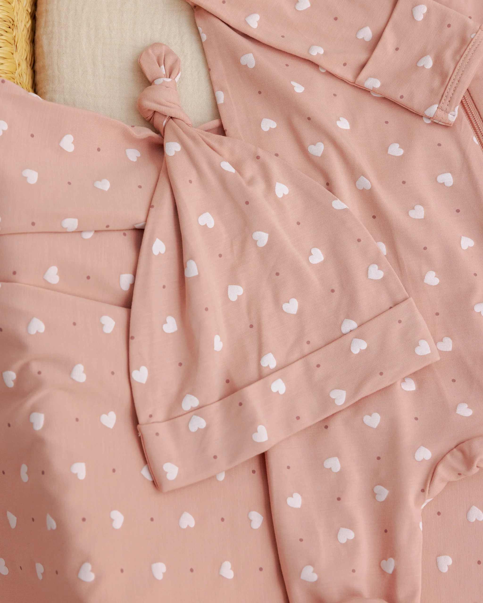 Bamboo Swaddle + Knotted Hat Pink Hearts - Image 2