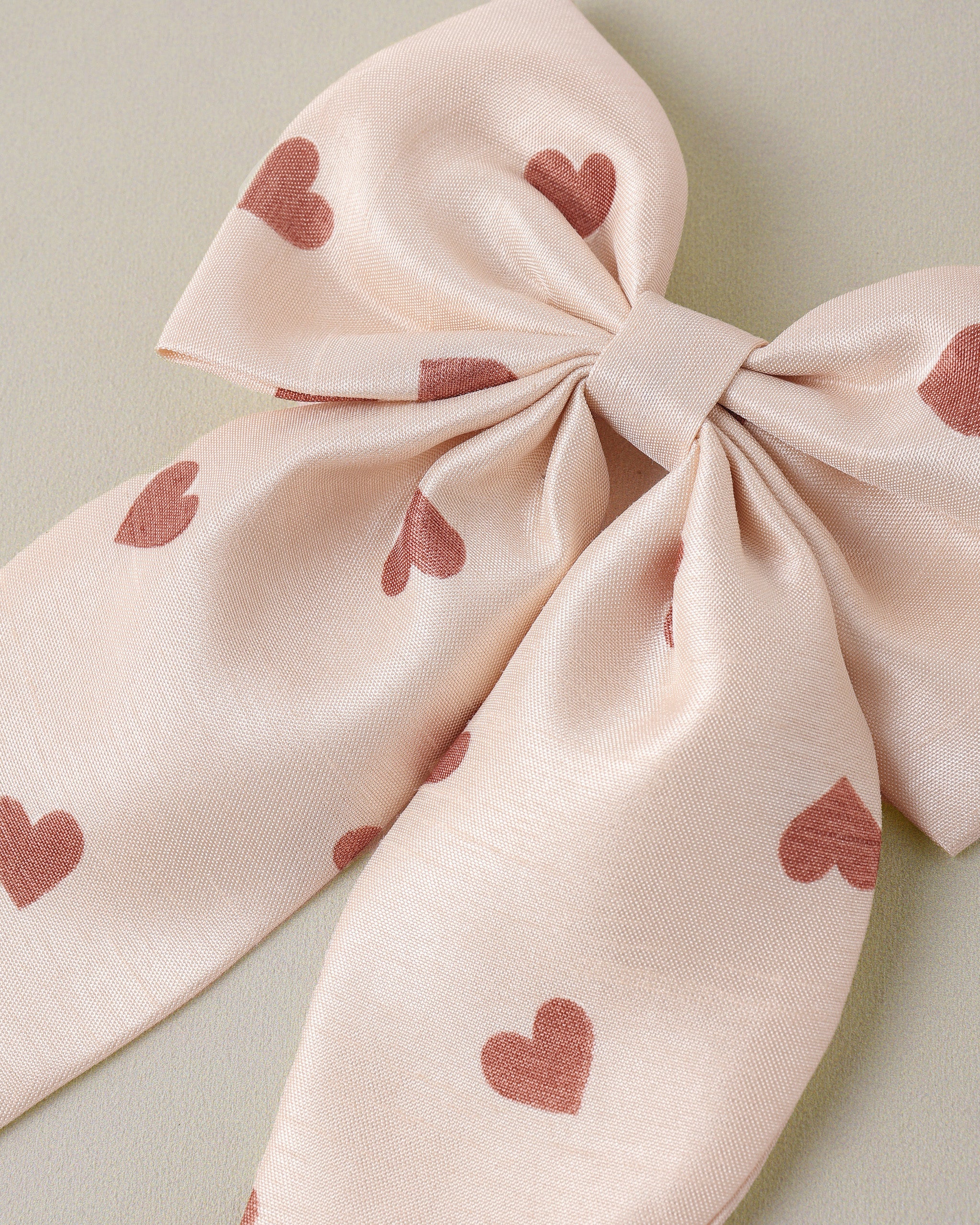 Everly Bow Red Hearts - Image 3