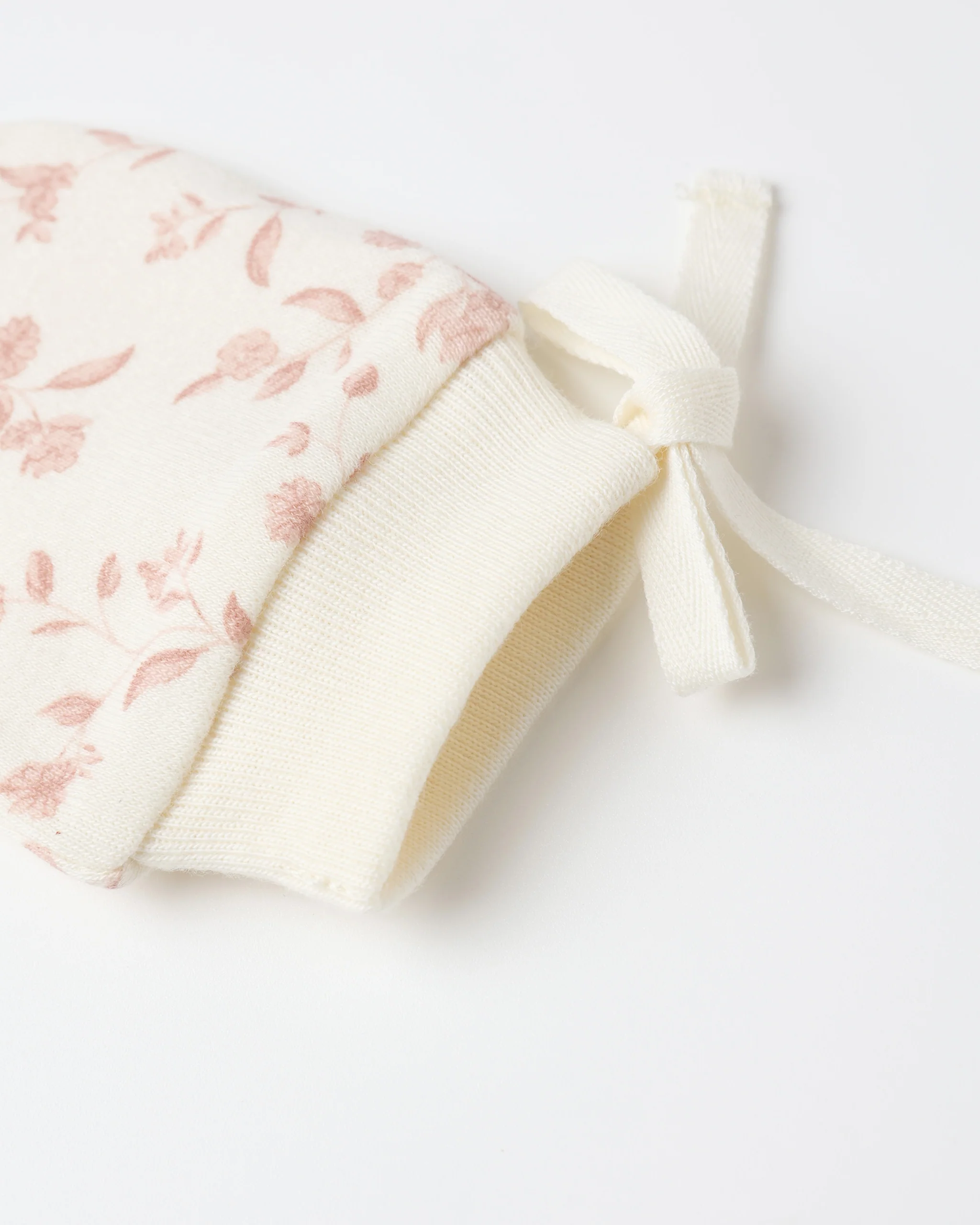 No Scratch Mittens, Set Of 2 Rose, French Garden - Image 6