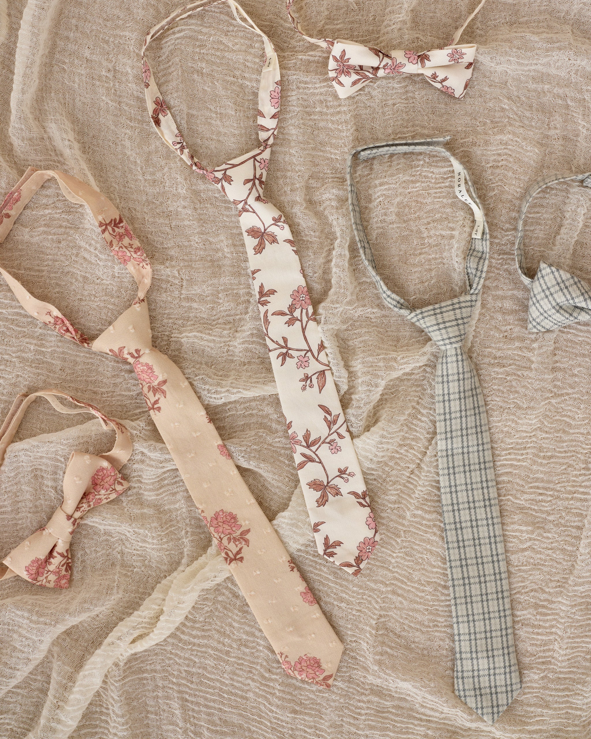 Bow Tie Rose Meadow - Image 4