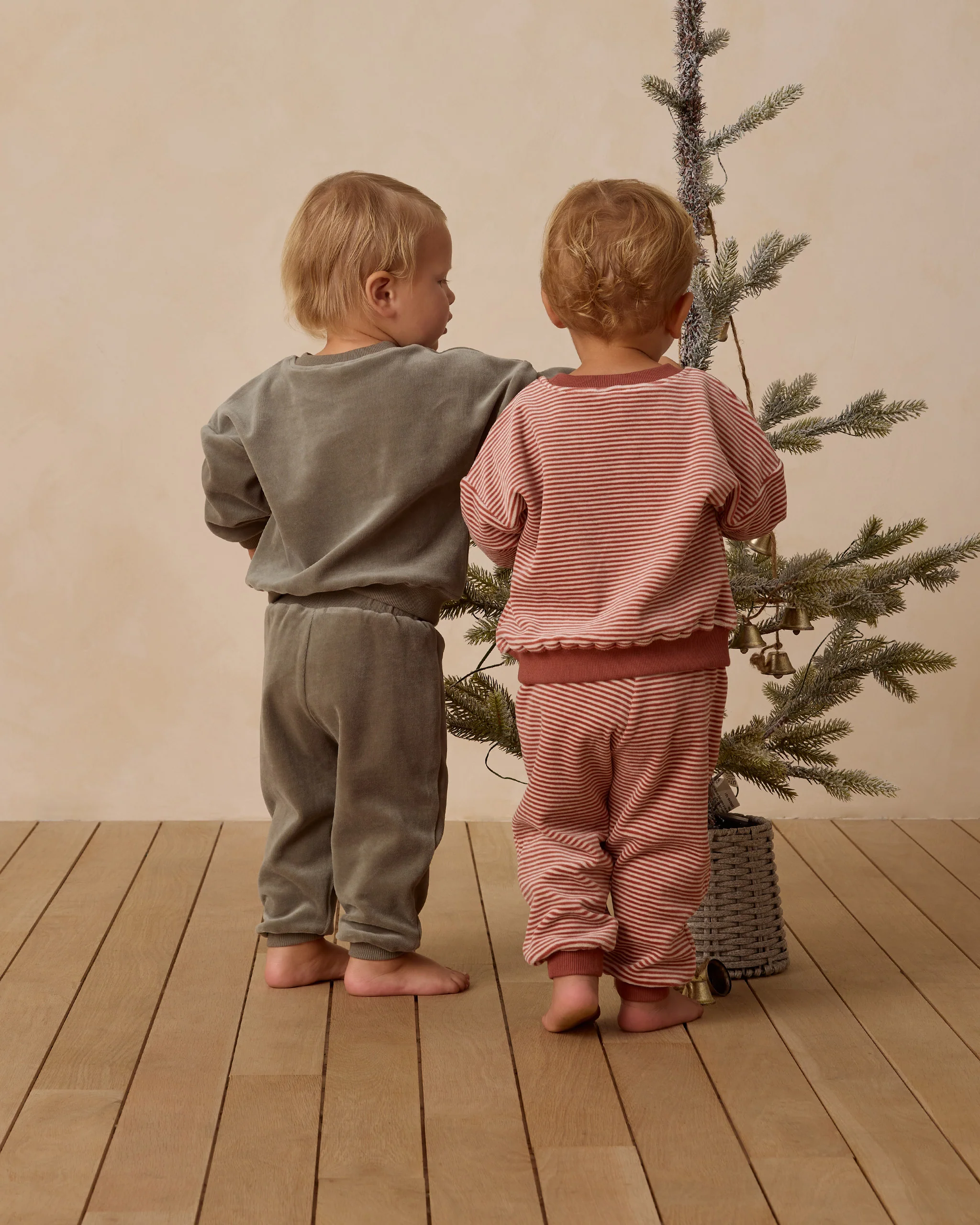 Velour Relaxed Sweatshirt Forest - Image 5